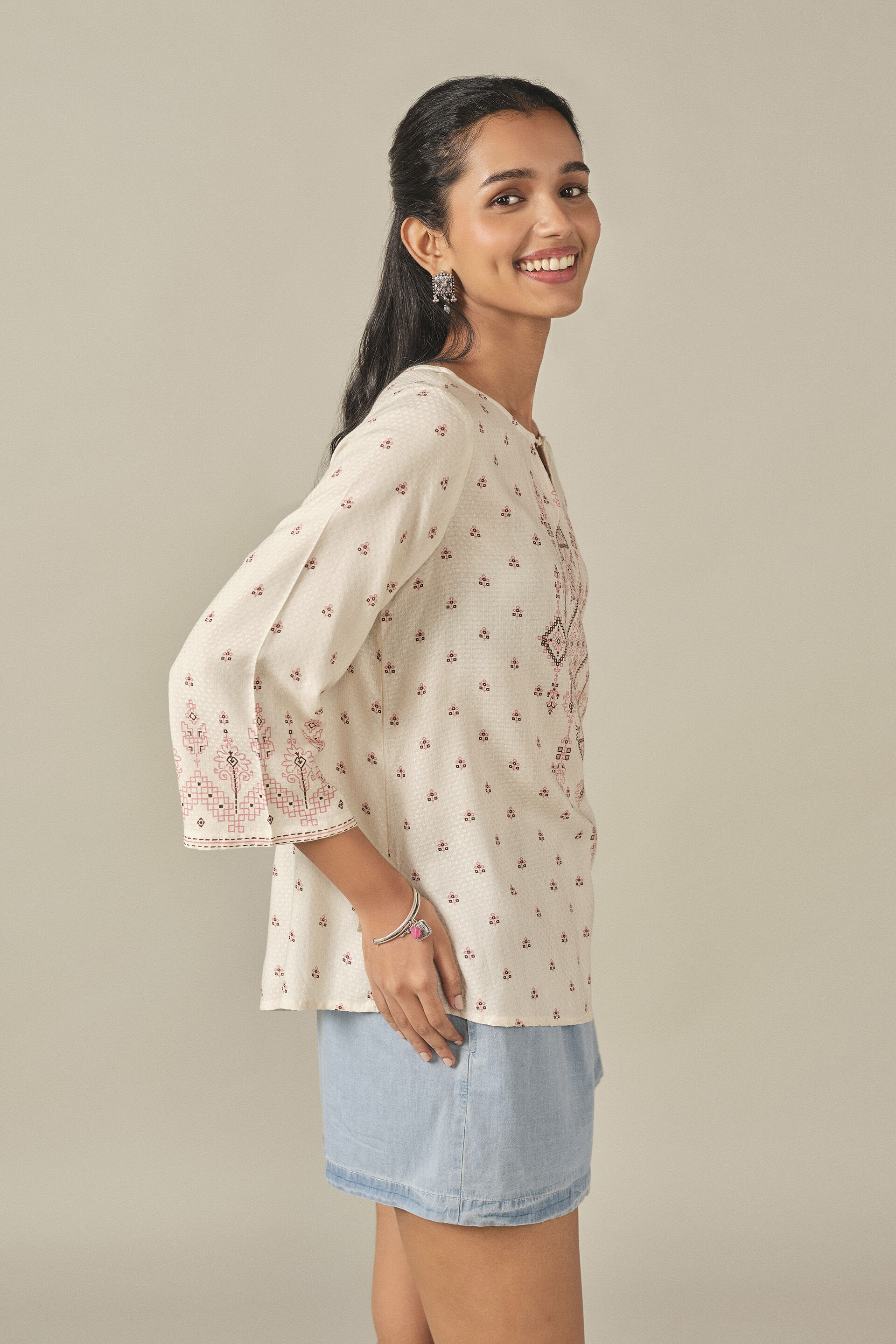 Printed Top in Off White, Off White, image 2